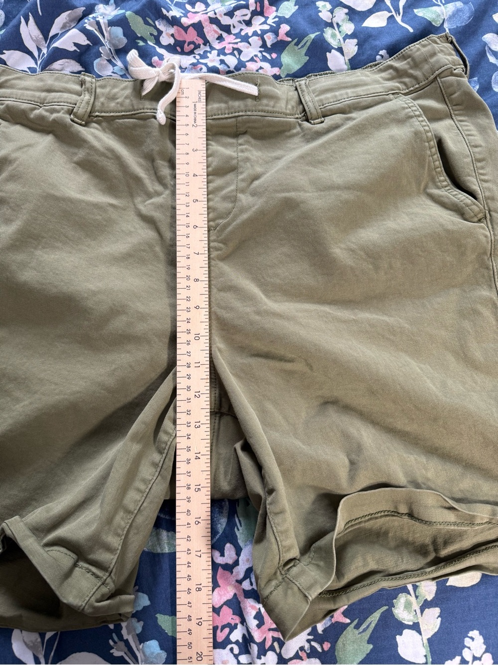 torrid Olive Green Cargo Shorts Plus Size 3X - Picture 7 of 8